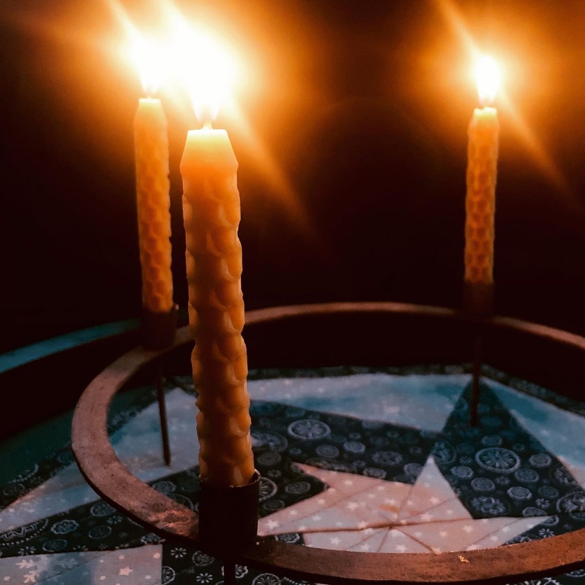 Adventní svícen se 4 svíčkami od nás 21,7 cm